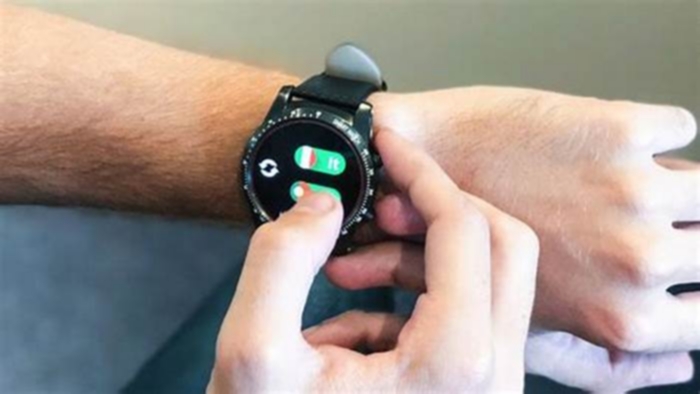 How to Use Your Smartwatch for Learning a New Language