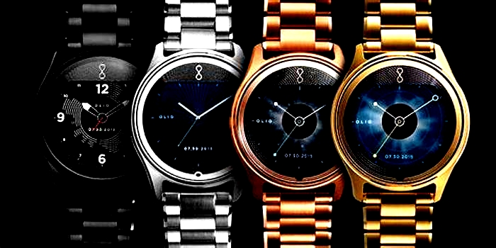 Smartwatch Materials: A Review of Luxury Options like Gold and Titanium