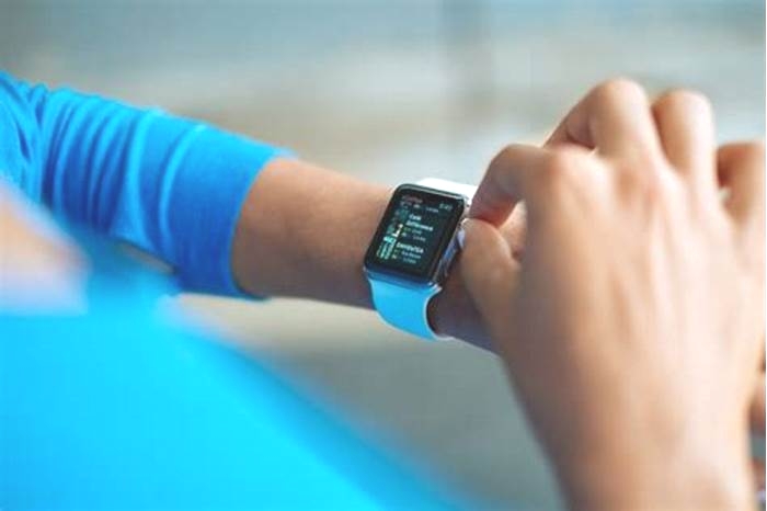 The Ultimate Guide to Using Smartwatches for Mobile Workforce Management