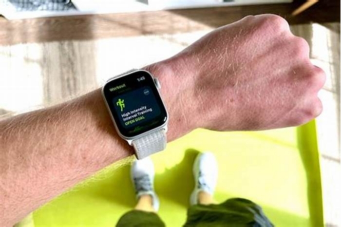 The Ultimate Guide to Using Your Smartwatch for Interval Training with Customizable Workouts and Rest Periods width